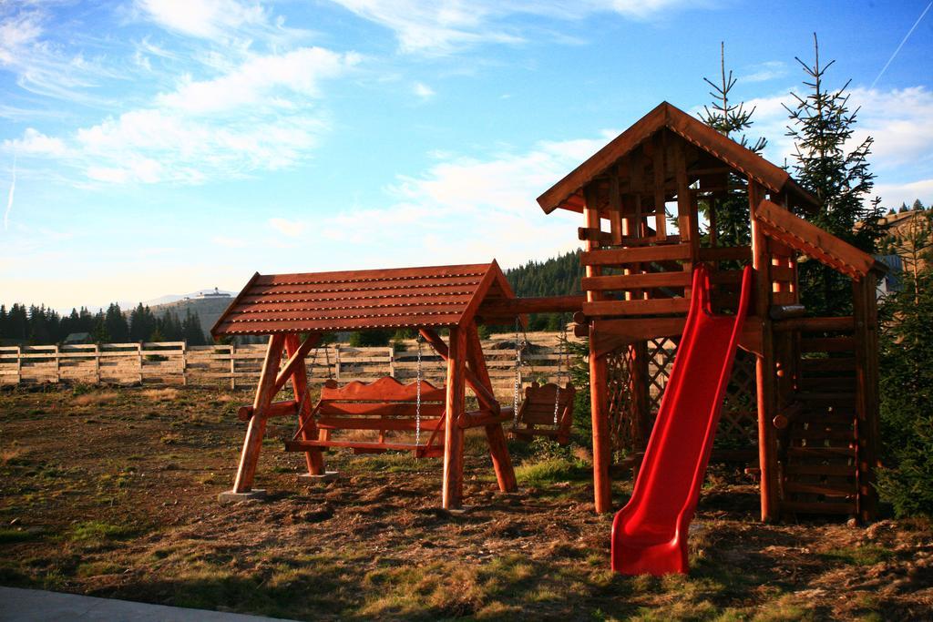 Pensiunea Muntele Alb Horezu Exterior photo